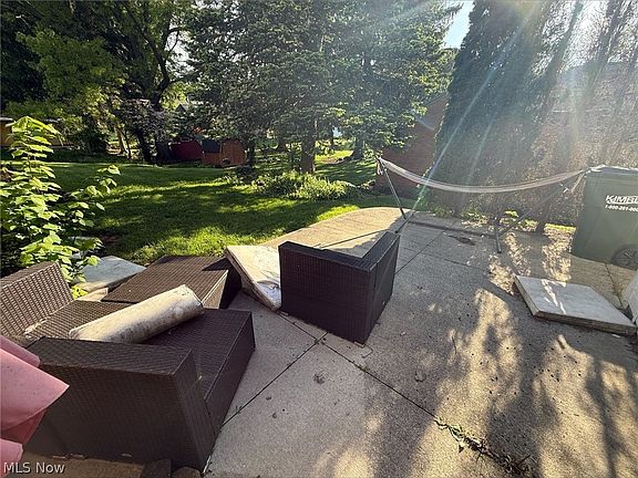 2nd image of 708 E Bowman St