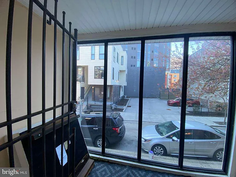 3215 Summer St — Photo 13