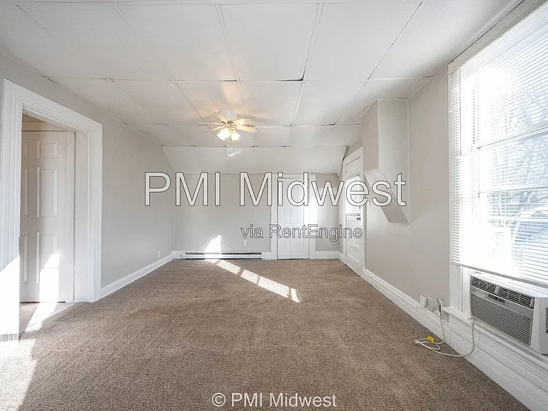 156 W Main St #C — Photo 7