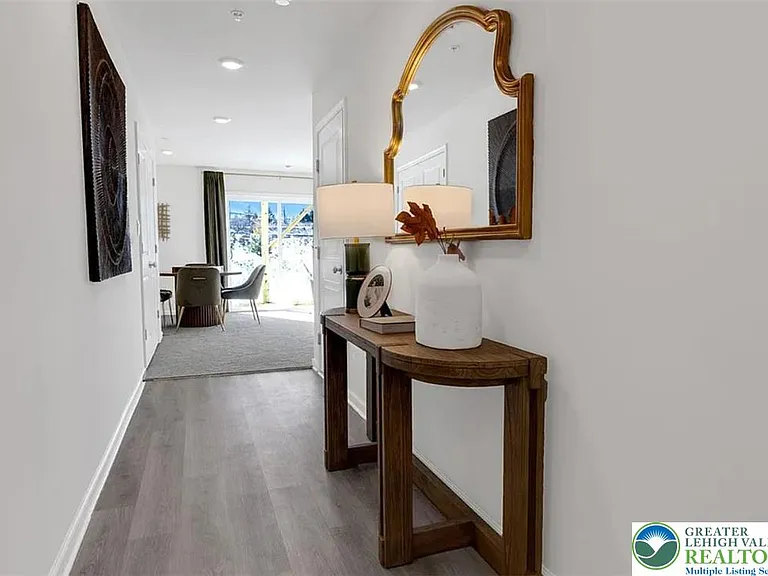 8328 Alexander Upper — Photo 16