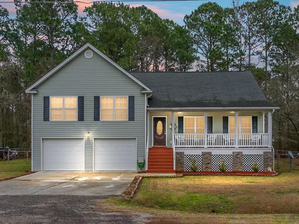 132 Dawsey Dr, Bonneau, SC 29431