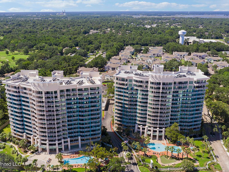 1st image of 2228 Beach Dr APT 707
