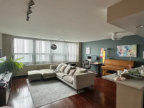 1255 N Sandburg Ter Photo 1