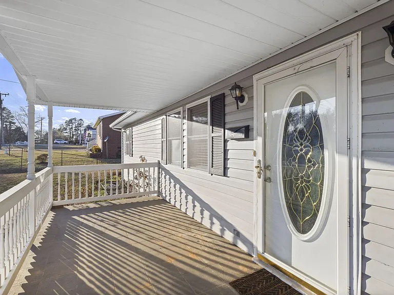 242 Dodd St — Photo 3