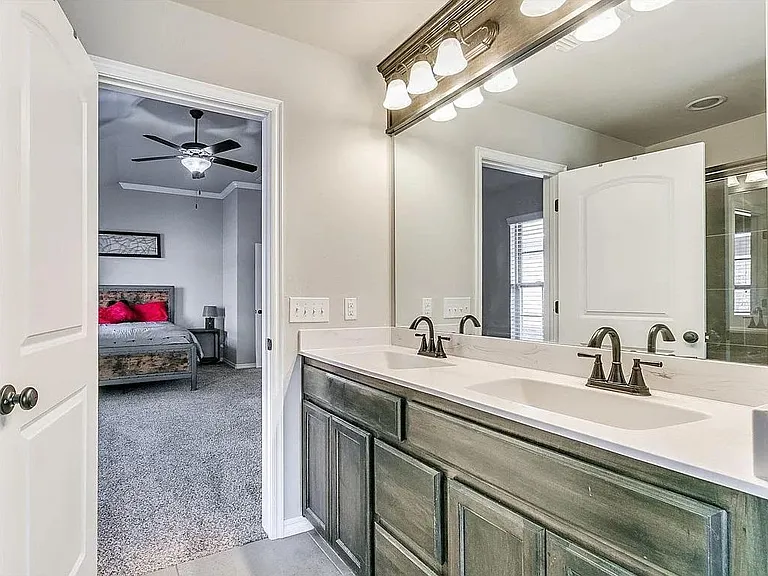 525 Talon Dr — Photo 25