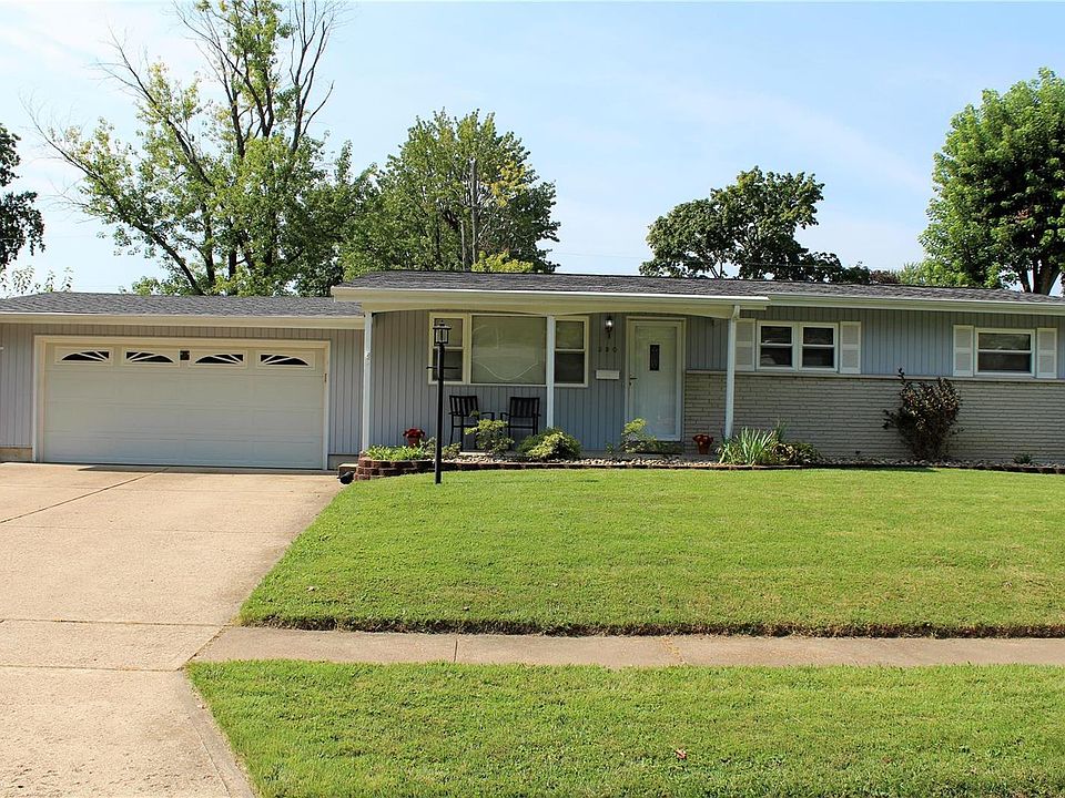 1st image of 390 Falcon Dr
