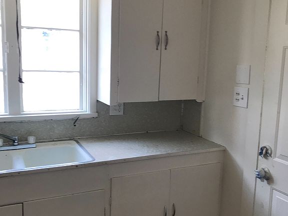 4th image of 49 Matta Ave