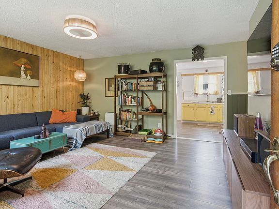 2nd image of 100 Madrid Ct