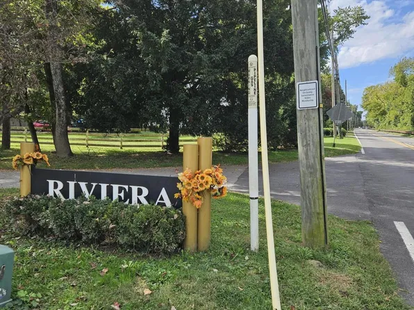 909 W Riverside Dr, Louisville, KY 40207