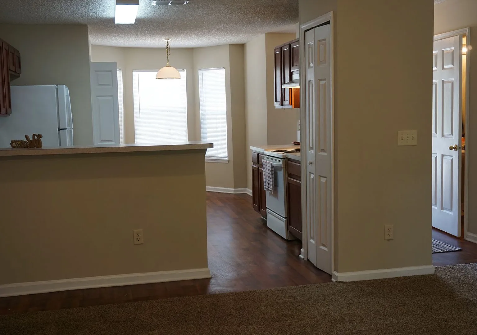 Spacious town home in west Jacksonville — Photo 4