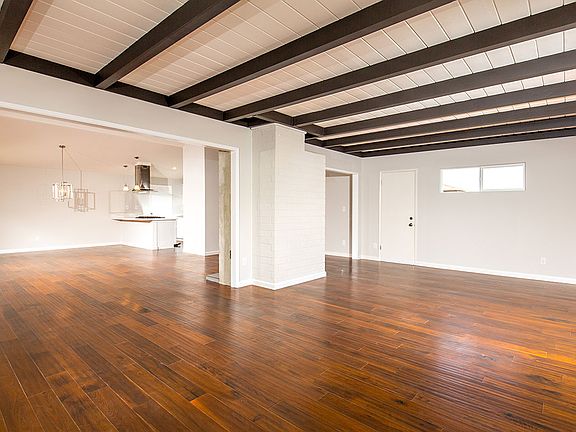 4th image of 4710 Vandever Ave