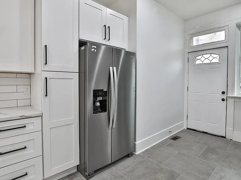 4370 Gibson Ave #1 — Photo 10