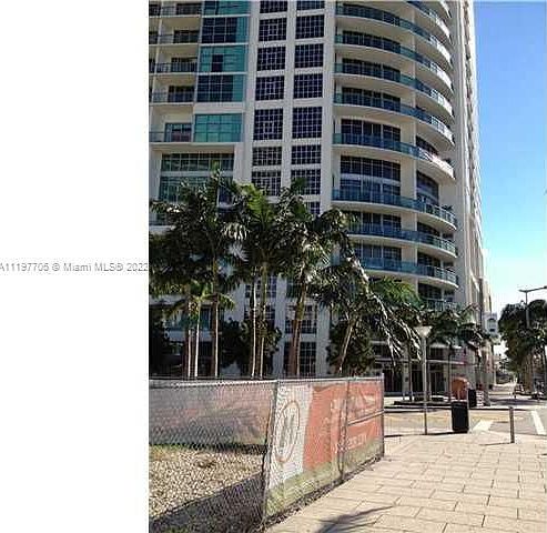 1st image of 3301 NE 1st Ave APT L304