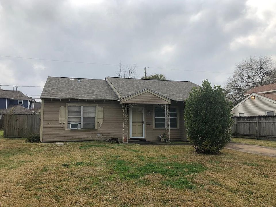 2nd image of 1241 Lamonte Ln