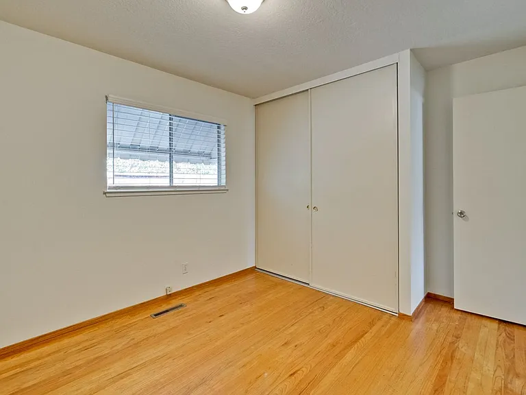 1109 White Cliff Dr — Photo 41