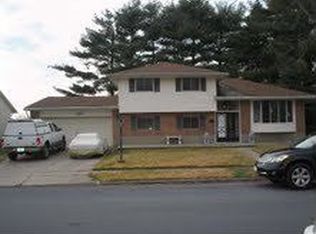106 Adrienne Ave, Blackwood, NJ 08012