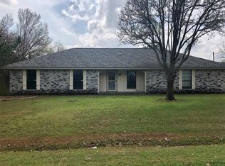 303 Lantern Ridge Dr, Mansfield, TX 76063