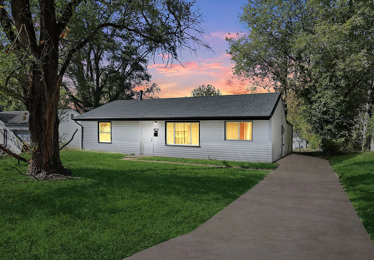 4 bed, 1.0 bath, 1228 sqft, $1,700 — Photo 1