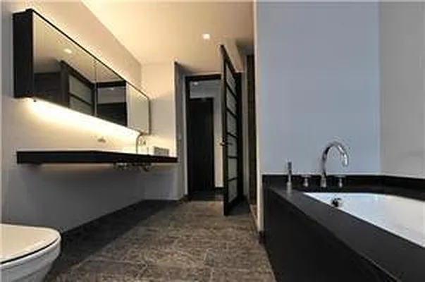 Rented by R New York | media 16