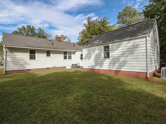 3rd image of 117 Robinson Dr
