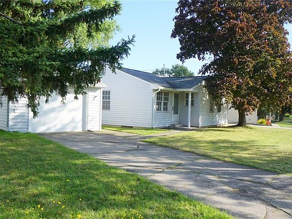 4th image of 61 Glendale Ln