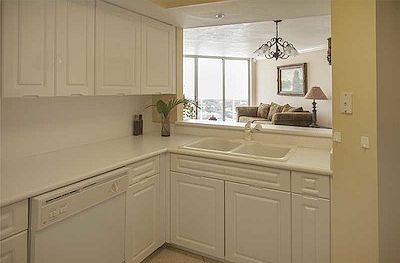 5th image of 1900 Sunset Harbour Dr #1903