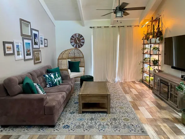 37 Dearborn Pl APT 92, Goleta, CA 93117