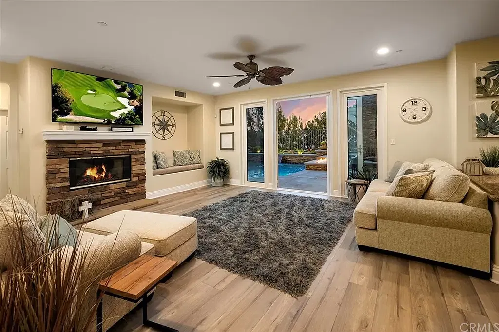 6 bed, 3420 sqft, $1,500 — Photo 3