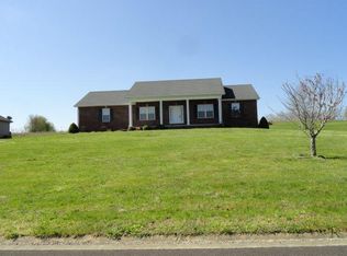 106 Dove Trace Dr, Mount Sterling, KY 40353