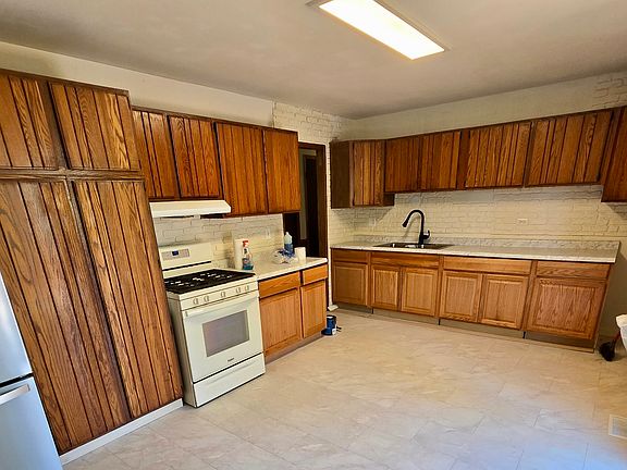 4th image of 3039 224th St