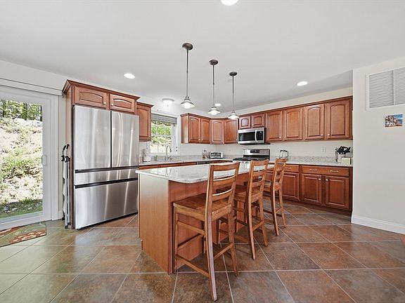 2nd image of 6 Aster Ct #B