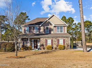 235 Inverness Dr, Hubert, NC 28539