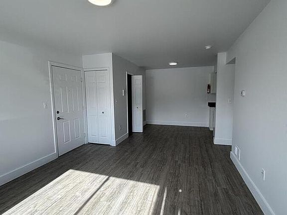 5th image of 721 Green Rd APT 230