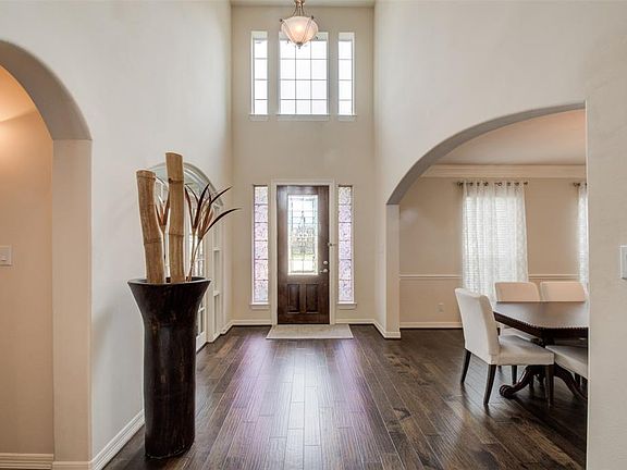3rd image of 102 Windcrest Ct