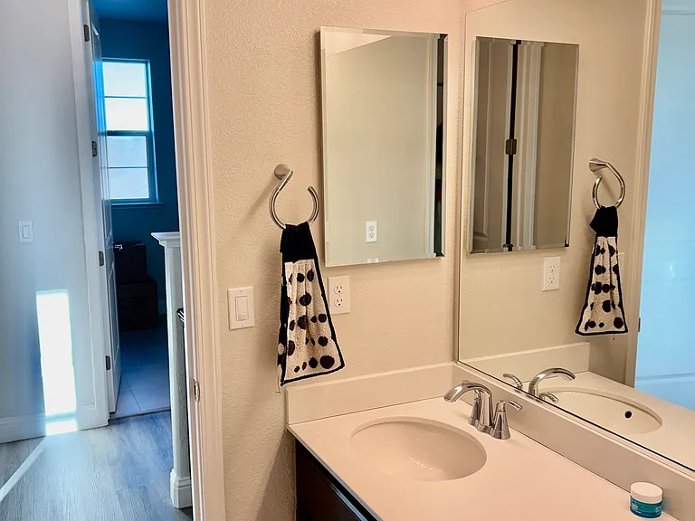 1560 S Hart Dr — Photo 31