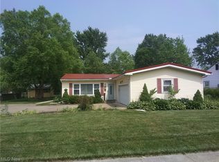565 Wesley Ave, Elyria, OH 44035