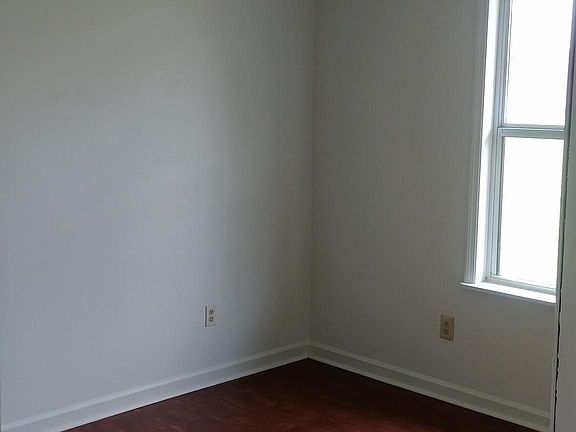5th image of 313 Bell Place Dr