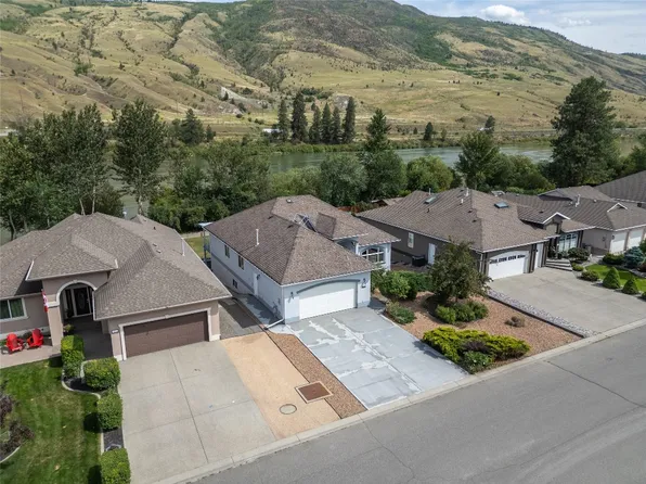 3727 Overlander Dr, Kamloops, BC V2B 8M4