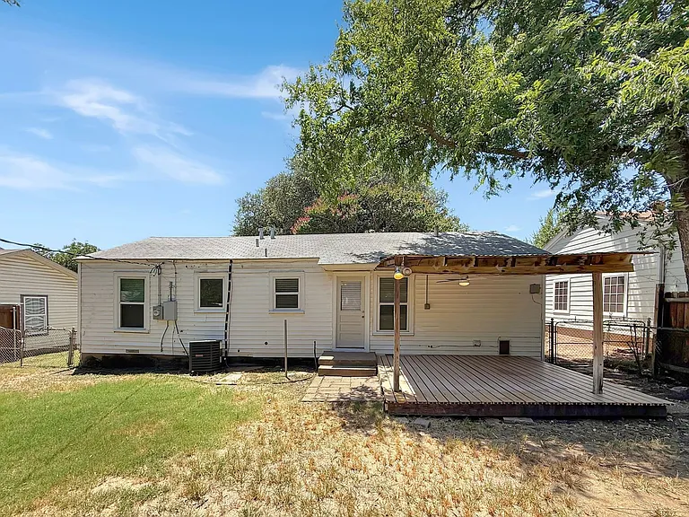 5017 Fairfax St — Photo 17