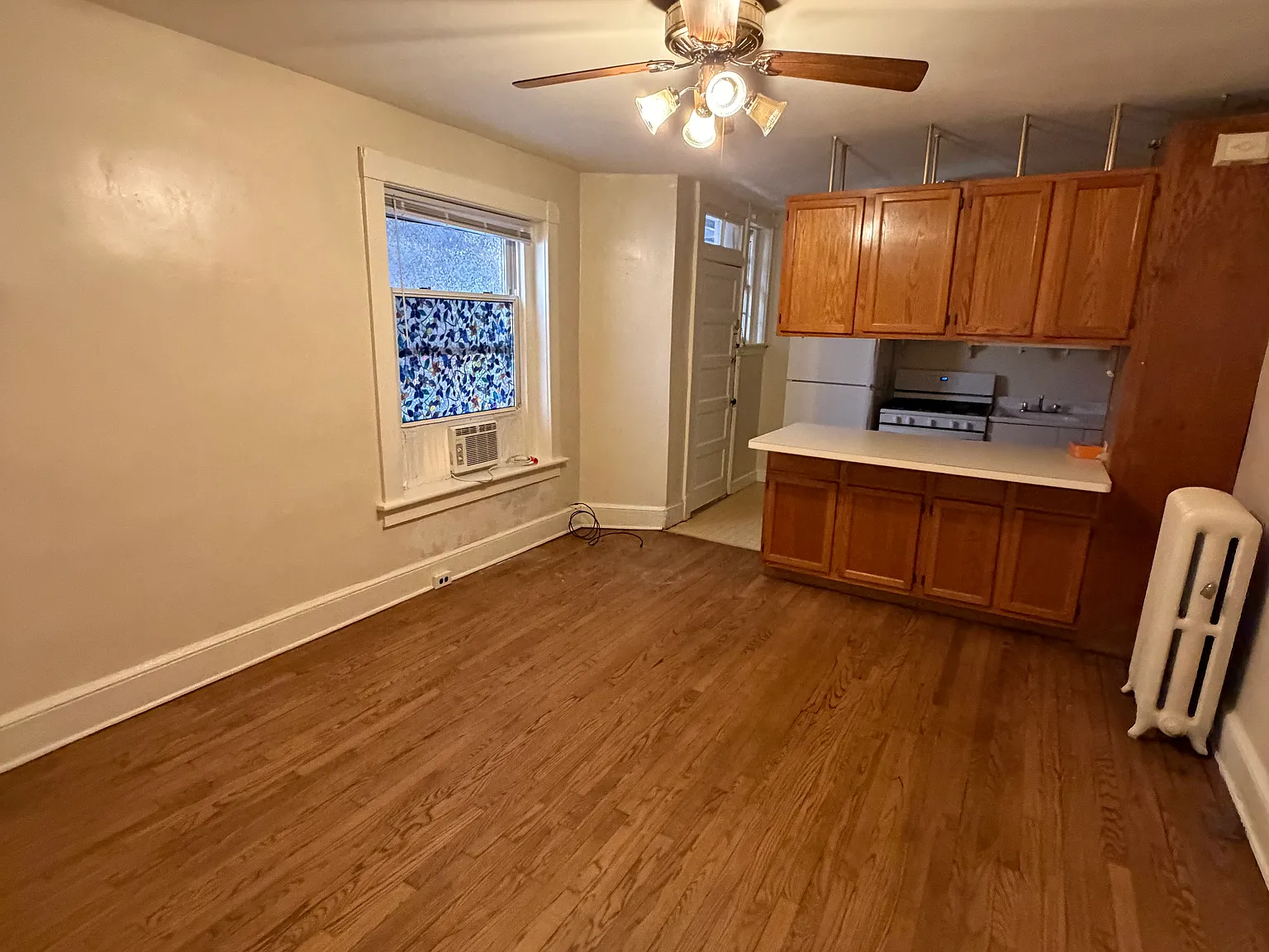 1 bed, 640 sqft, $1,200 — Photo 2