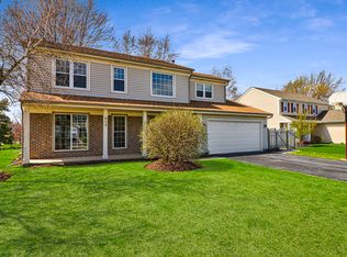 903 E Stone Creek Cir, Crystal Lake, IL 60014