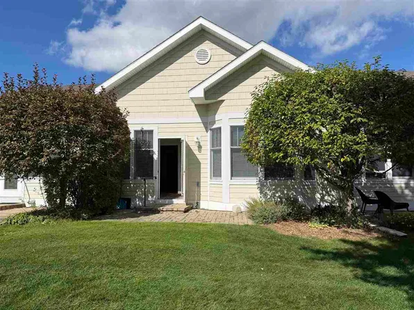 4143 Village Cir Unit 27, Harbor Springs, MI 49740