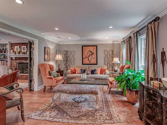 4th image of 2400 Windy Oaks Dr