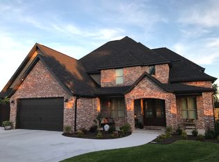 125 Chattin Cir, Bentonville, AR 72713