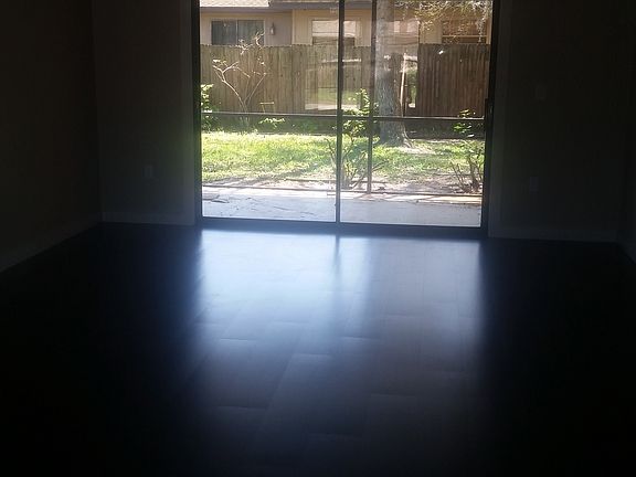 3rd image of 3057 Woodpine Cir