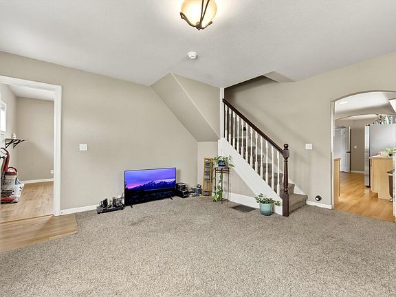 5th image of 659 Sumner St