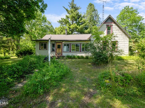 1464 Berkey Rd, Swanton, OH 43558