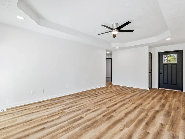 1824 Cottingham Ct — Photo 9