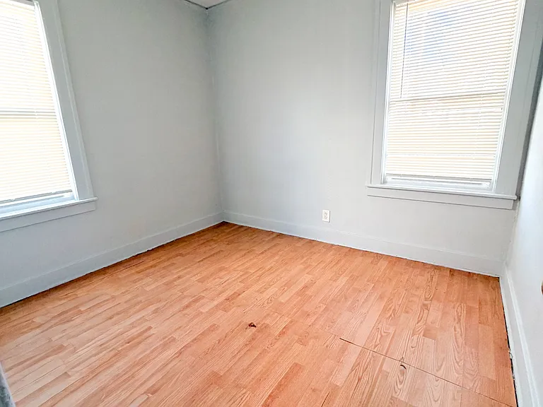 14600 Strathmoor St — Photo 7