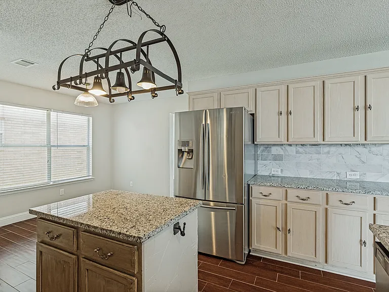 3900 Columbus Dr — Photo 13